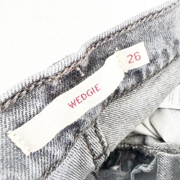 Levi's Wedgie Gray Wash Button Fly Charcoal Denim Straight Leg Jeans Size 26 - Picture 6 of 9